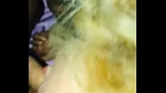 Abspielen Heiße asiatische Shemale mit riesigem Arsch gibt einem riesigen Schwanz in einer verlassenen Wohnung einen unglaublichen Blowjob