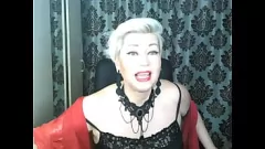 Abspielen Erleben Sie 45 Minuten intensives Vergnügen mit der wildesten reifen Webcam-Schlampe AimeeParadise, während sie sich dem Spritzen, Analsex und extremen Einführen hingibt!