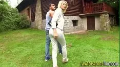 Jouer Sesso in montagna in un cottage in vacanza con una coppia