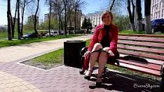 Odtwórz Baba w Parc Da Chiloti Jos Si Se Fute In Public