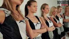 Jouer Orgia con 6 ragazze del liceo che si soddisfano a vicenda