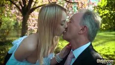 Redare Sex De Vara Intre O Fata Tanara Si Un Mosneag Cu Bani