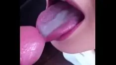 Reproduzir Oral na boca de uma mulher de Bucareste que leva dinheiro na boca