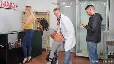 Abspielen Doktor, der eine Latina mit einem großen Arsch fickt - Xxx Filme