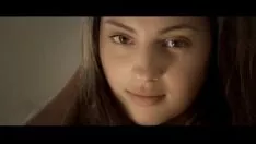 تشغيل العاهرة الشابة تصنع أفلامًا إباحية ، واسمها أدينا