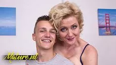 Redare Cea Mai Fericita Mama Este Atunci Cand Fiul Ei Baga Toata Pula In Pizda Ei
