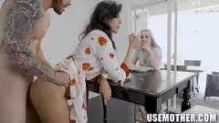 Tarefas Hardcore: Petite Haley Spades acompanhada por Milf Penny Barber e Billy Boston