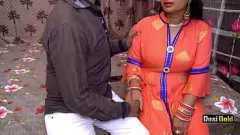 Afspelen Verjaardagsverrassing van Desi-vrouw - Gepassioneerde seks van een heet Indiaas koppel met Hindi-audio