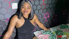 Jouer Rencontre interraciale intense de Candy Hush : grosse bite noire, éjaculation et orgasme