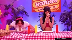 Oynat Ebony bebeğim eliza iBarra içinde şehvetli bir lezbiyen üçlü ile büyük göğüsleri