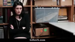 Reproduzir Pego roubando adolescente é punido com sexo hardcore